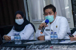 Purwakarta terima vaksin Moderna untuk ratusan tenaga kesehatan