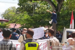 Awak media dilarang liput dialog pembekuan BEM Hukum Unib