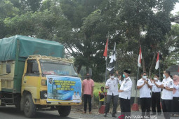 Bupati HSS launching bansos Rastrada dan serahkan bantuan COVID-19