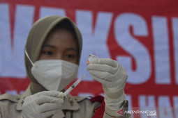 Amerika merencanakan suntikan penguat COVID-19 dengan jeda waktu enam bulan