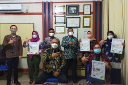 26 tenaga kesehatan  Kota Jambi terima logam mulia dari Pegadaian