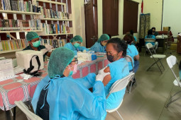 Ratusan WBP di Lapas Perempuan Bali vaksinasi COVID-19 tahap I dan II