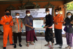 PLN UPT Bali rehabilitasi Balai Adat di Melaya-Jembrana