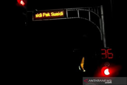 Tulisan "Pak Suaidi siap-siap ga lama lagi kami jemput by KPK". Ada apa?