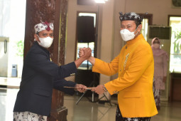 Bupati Yuhronur lantik Mohammad Nalikan sebagai Sekda Lamongan
