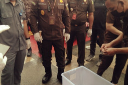 Pemeriksaan fisik gedung MIPA libatkan ahli secara bersama