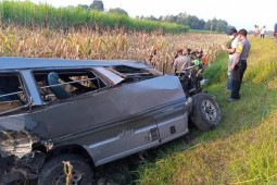 Mobil tertabrak KA Gajayana di Kediri akibatkan sopir tewas