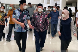 Wagub Kalsel Muhidin kunjungi RSD Idaman pantau penanganan COVID-19