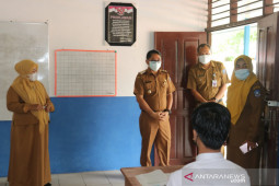 Wabup HSS tinjau pembelajaran tatap muka hari pertama