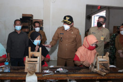Sidoarjo manfaatkan DBHCHT untuk BLT 1.930 buruh pabrik rokok