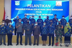 Wabup Wondama minta FKUB aktif membangun keharmonisan antar umum beragam