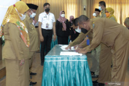 Bupati Situbondo: Ada "punishment" dan "reward" bagi pejabat baru dilantik