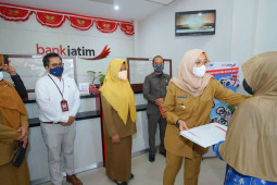 5.000 warga Banyuwangi terdampak pandemi peroleh bansos tunai dari Pemprov Jatim