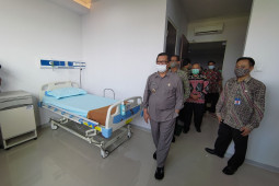 Bupati Tulungagung tegaskan tidak ada honor pemakaman COVID-19
