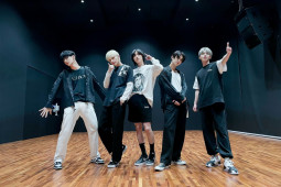 TXT kembali ke 10 besar tangga album  utama Billboard