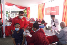 BIN Jatim berikan vaksin COVID-19 pelajar Sidoarjo