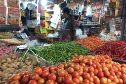 Jember inflasi 0,04 persen dipicu kenaikan harga tomat dan daging ayam ras