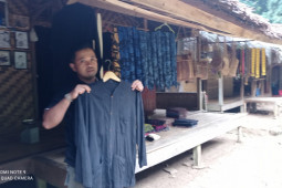 Permintaan baju "kampret" Badui dongkrak pendapatan UMKM