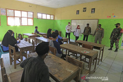Pengawasan prokes di sekolah