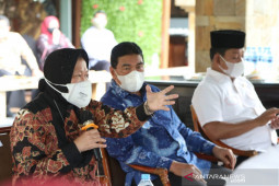Risma  siapkan Permensos untuk permudah KPM dapat bansos di kawasan 3T
