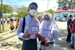 Siswa SMAN 1 Paguat Pohuwato antusias ikuti vaksinasi