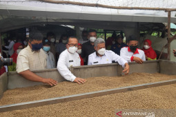 Bupati Muda luncurkan pakan ikan produksi BUMDes Jeruju