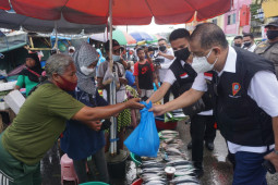 Gerakan Sobatku ASN Ambon bantu pedagang di masa pandemi, patut diapresiasi