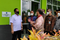 Mendagri pantau vaksinasi COVID-19 siswa SMAN 2 Pangkalpinang