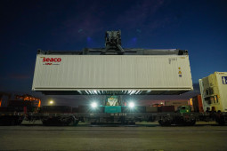KA Logistik di Terminal Petikemas Surabaya kembali beroperasi