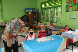 Satgas COVID-19 Sibolga tinjau penerapan prokes PTM