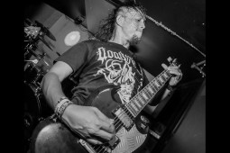 Gitaris Ebenz Burgerkill meninggal dunia