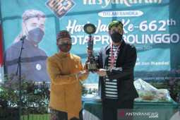 Pemkot Probolinggo cetak rekor berpakaian etnis terbanyak saat HUT