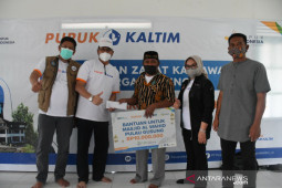 UPZ Pupuk Kaltim Salurkan Paket Sembako dan Bantuan Kesehatan