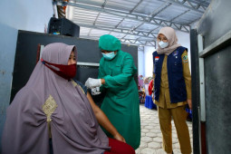 Sebanyak 588.100 warga Banyuwangi sudah divaksin