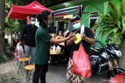 'Ngopi' Bayar Pakai Sampah