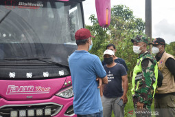 17 warga asal HSS ke Pantai Batakan Baru dinyatakan positif COVID-19