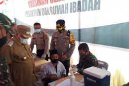 Ratusan santri Ulumul Quran Stabat ikuti vaksinasi COVID-19