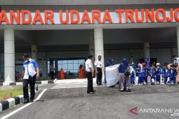 Penerbangan perintis Sumenep-Bawean kembali beroperasi setelah kasus COVID-19 melandai