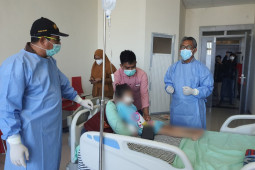 Kondisi mata bocah korban penganiayaan orang tuanya berangsur membaik