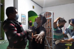 Petugas Rumah Tahanan Ternate geledah kamar warga binaan, jangan lengah
