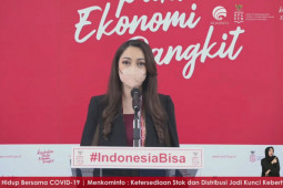 Masyarakat diminta gunakan masker dan vaksinasi untuk cegah varian baru COVID-19