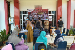 Dinas Kesehatan Tanah Bumbu vaksinasi warga Trasmigrasi