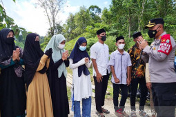 Vaksinasi "on the spot" sasar ratusan santri di Simeulue