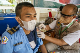Penerima vaksin lengkap awal pekan capai 48,92 juta jiwa