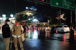 Petugas putarbalikkan sekitar 600 kendaraan di Jalur Puncak Bogor