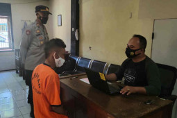 Polisi Majalengka tangkap pencuri modus beri bansos