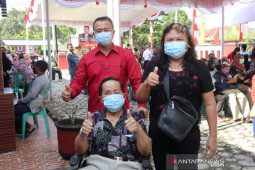 PDI Perjuangan Bangka berikan layanan vaksinasi