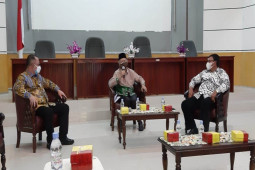 Kepala LLDIKTI XI terima audiensi Pemkab Mahakam Ulu terkait rencana pendirian Politeknik