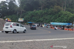 Jalur Puncak-Cianjur ramai lancar pada pekan kedua penerapan ganjil genap