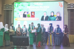Menaker Ida Fauziah apresiasi para wanita inspiratif versi Fatayat NU Kalsel